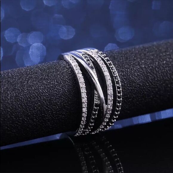 925 Sterling Silver Black & White Twist Micro Pave Ring - Picture 3 of 8